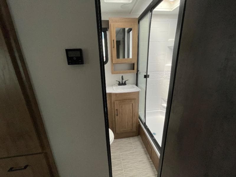 2025 Coachmen 2025 Coachmen Freedom Express Ultra Lite - thumbnail 36