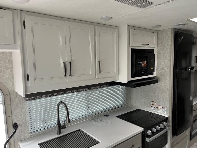 2025 Thor Motor Coach 2025 Thor Motor Coach Quantum - thumbnail 21