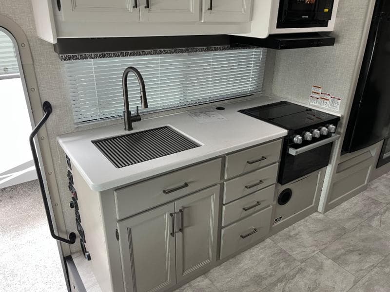 2025 Thor Motor Coach 2025 Thor Motor Coach Quantum - thumbnail 22