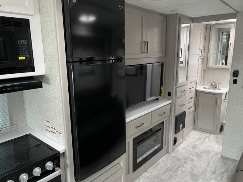 2025 Thor Motor Coach 2025 Thor Motor Coach Quantum - thumbnail 23