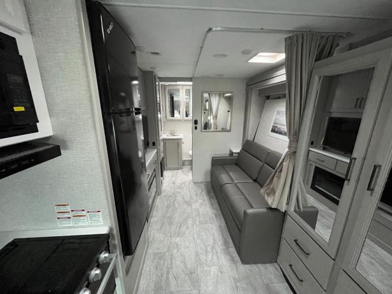 2025 Thor Motor Coach 2025 Thor Motor Coach Quantum - thumbnail 26