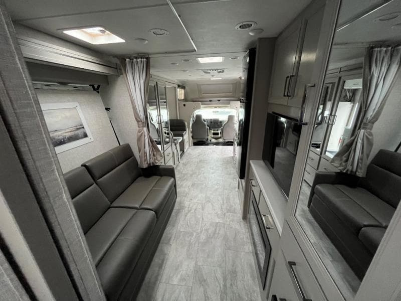 2025 Thor Motor Coach 2025 Thor Motor Coach Quantum - thumbnail 27