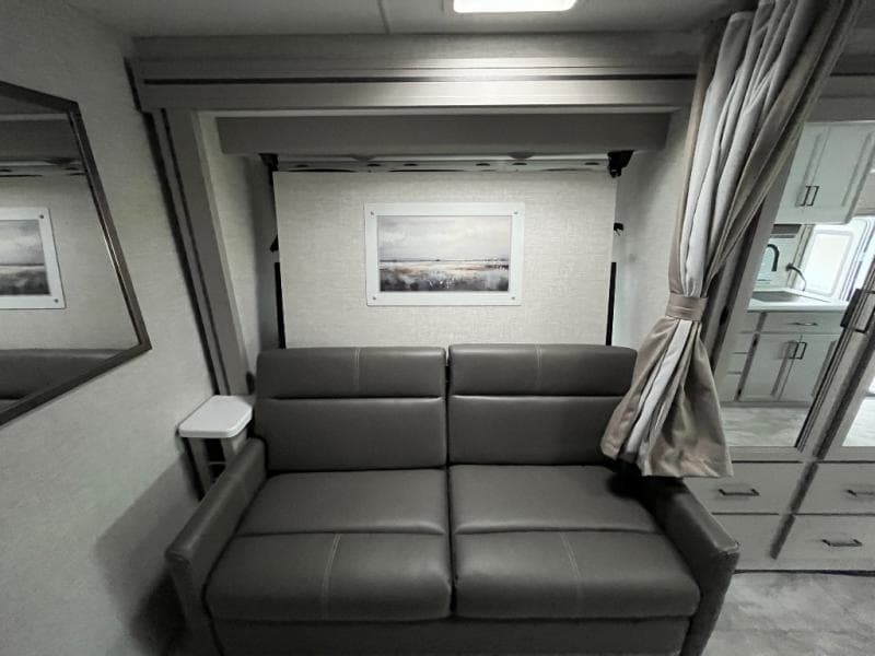 2025 Thor Motor Coach 2025 Thor Motor Coach Quantum - thumbnail 31