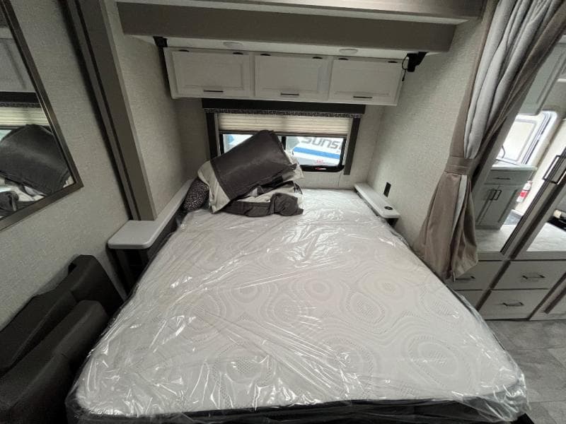 2025 Thor Motor Coach 2025 Thor Motor Coach Quantum - thumbnail 32