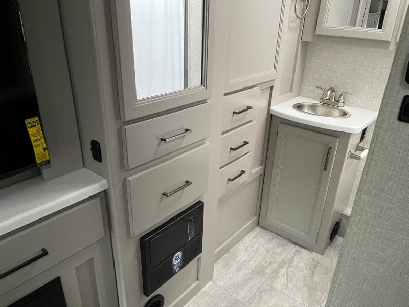 2025 Thor Motor Coach 2025 Thor Motor Coach Quantum - thumbnail 37