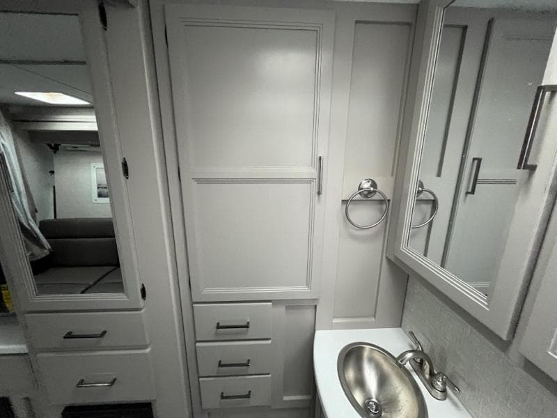 2025 Thor Motor Coach 2025 Thor Motor Coach Quantum - thumbnail 41