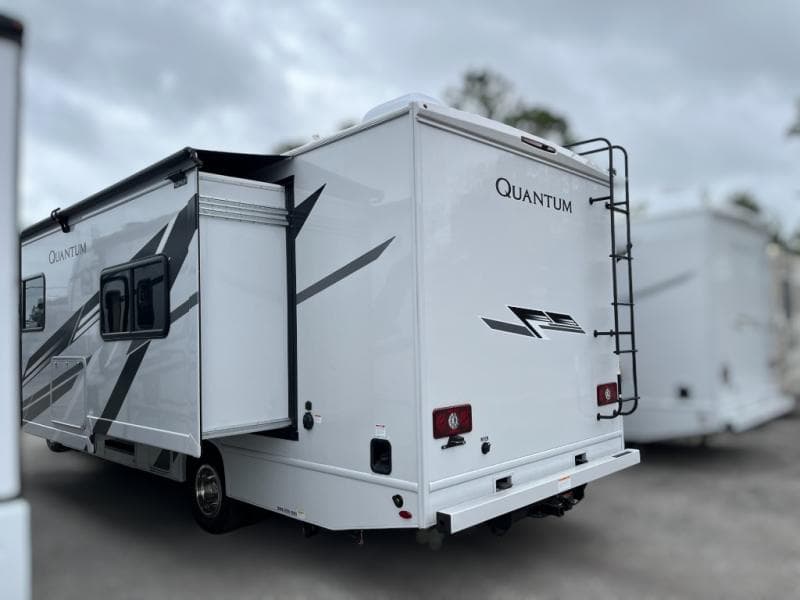 2025 Thor Motor Coach 2025 Thor Motor Coach Quantum - thumbnail 7