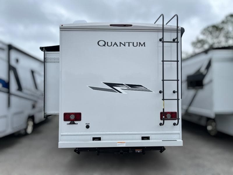 2025 Thor Motor Coach 2025 Thor Motor Coach Quantum - thumbnail 8