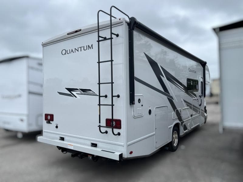 2025 Thor Motor Coach 2025 Thor Motor Coach Quantum - thumbnail 9