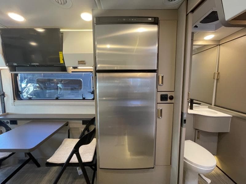 2025 Winnebago 2025 Winnebago View - thumbnail 16