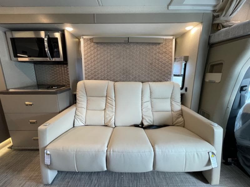 2025 Winnebago 2025 Winnebago View - thumbnail 11