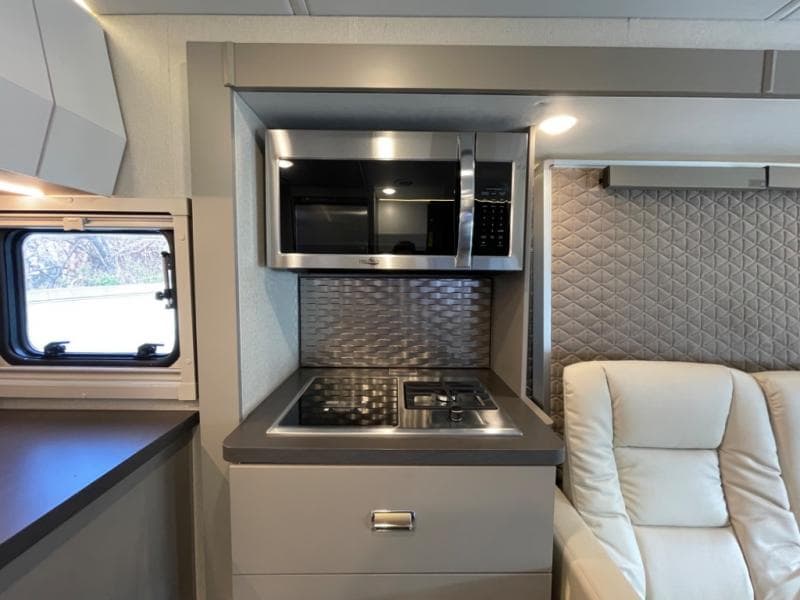 2025 Winnebago 2025 Winnebago View - thumbnail 13