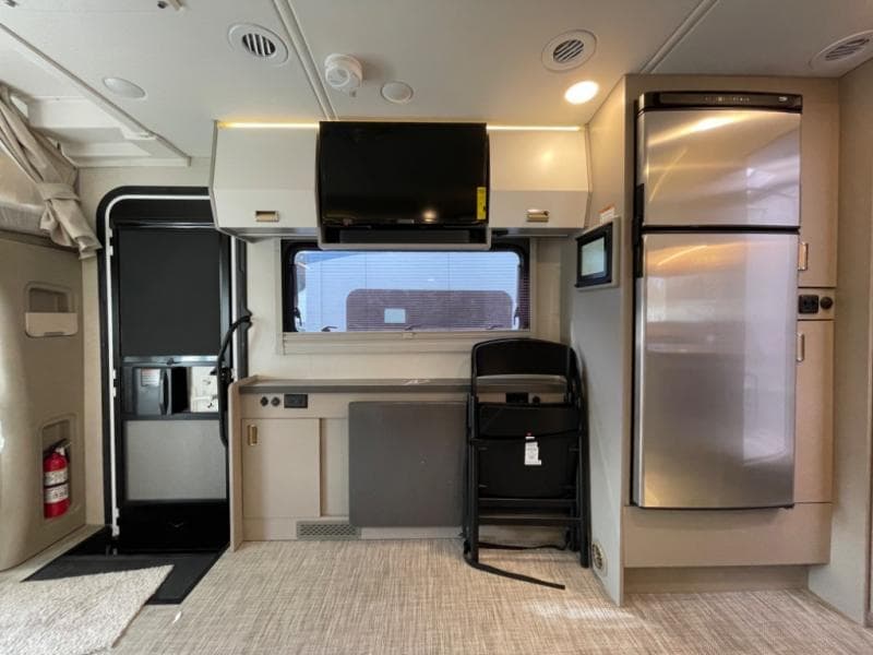 2025 Winnebago 2025 Winnebago View - thumbnail 15