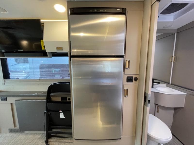 2025 Winnebago 2025 Winnebago View - thumbnail 17