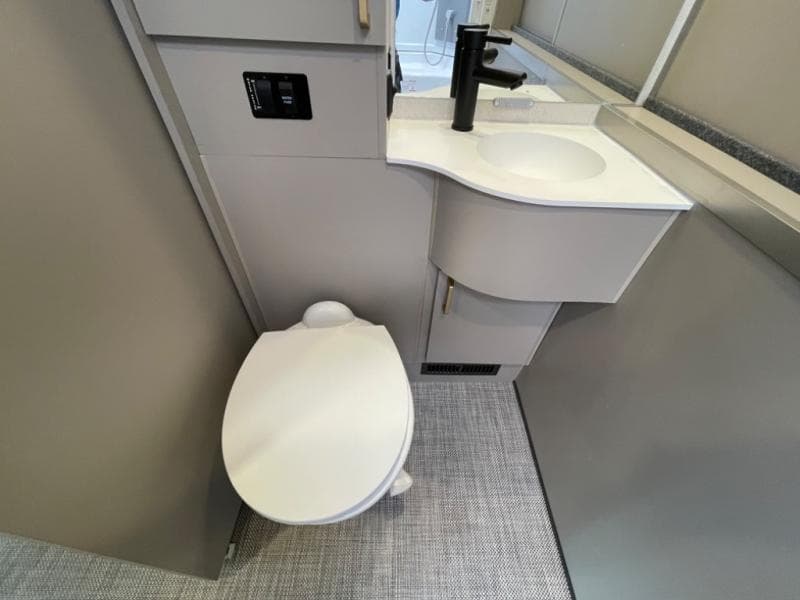 2025 Winnebago 2025 Winnebago View - thumbnail 24