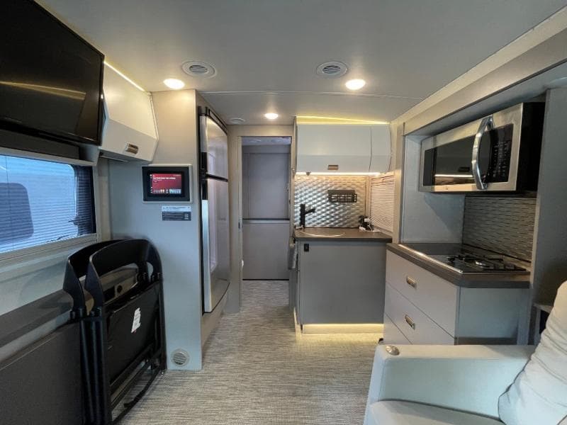 2025 Winnebago 2025 Winnebago View - thumbnail 14