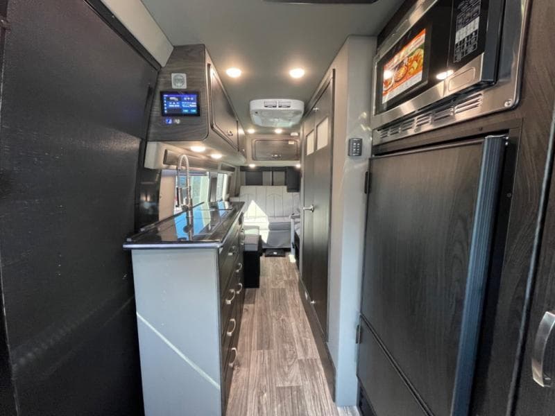 2025 Midwest Automotive Designs 2025 Midwest Automotive Designs Passage - thumbnail 11