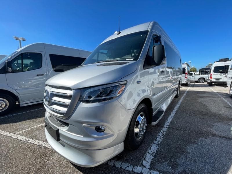 2025 Midwest Automotive Designs 2025 Midwest Automotive Designs Passage - thumbnail 4