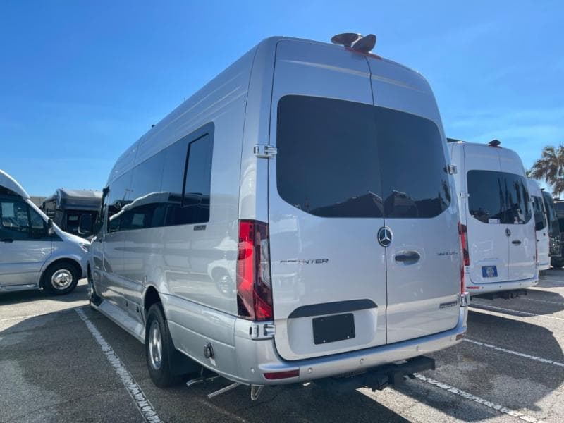 2025 Midwest Automotive Designs 2025 Midwest Automotive Designs Passage - thumbnail 6