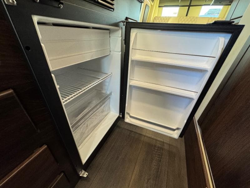 2025 Midwest Automotive Designs 2025 Midwest Automotive Designs Passage - thumbnail 19