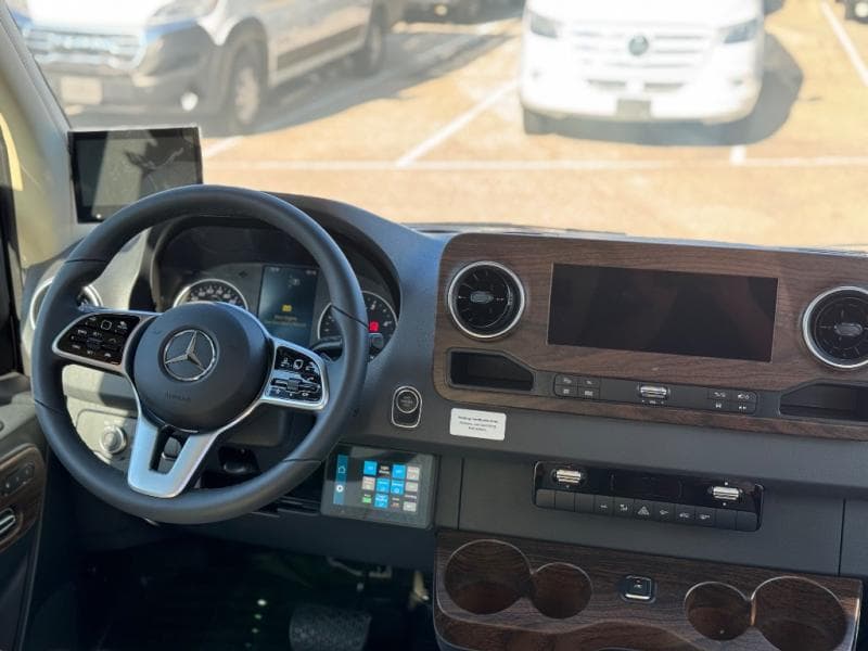 2025 Midwest Automotive Designs 2025 Midwest Automotive Designs Passage - thumbnail 9