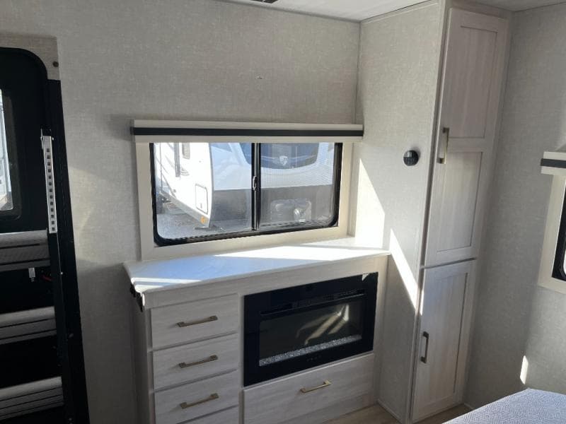 2025 Forest River 2025 Forest River Surveyor Grand - thumbnail 33