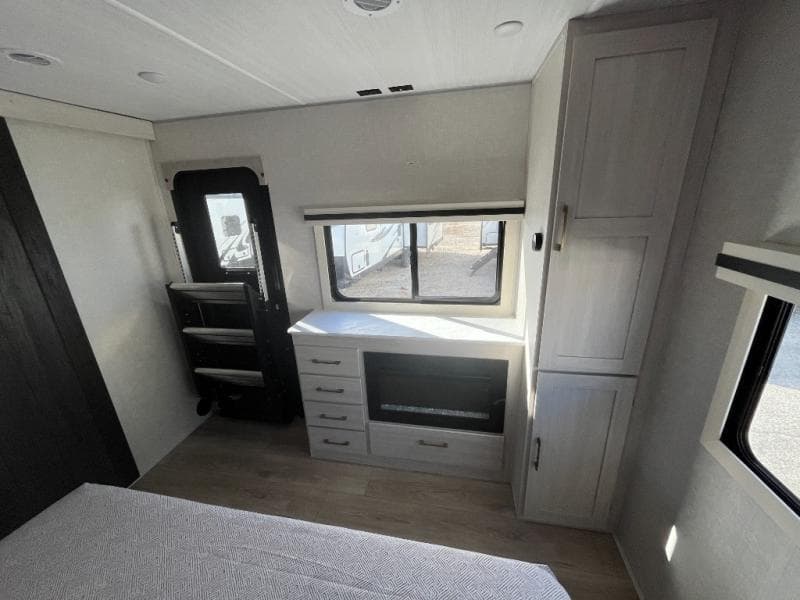 2025 Forest River 2025 Forest River Surveyor Grand - thumbnail 36