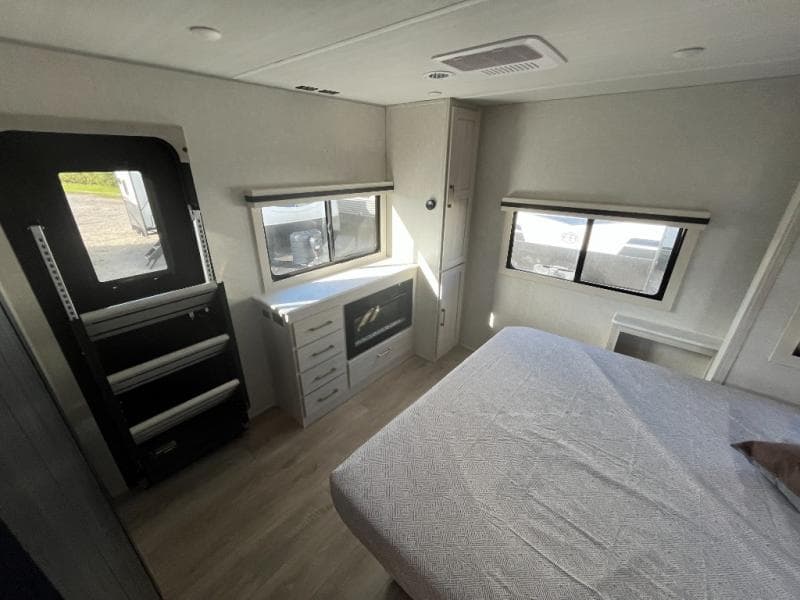 2025 Forest River 2025 Forest River Surveyor Grand - thumbnail 38