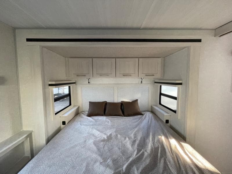 2025 Forest River 2025 Forest River Grand Surveyor - thumbnail 16