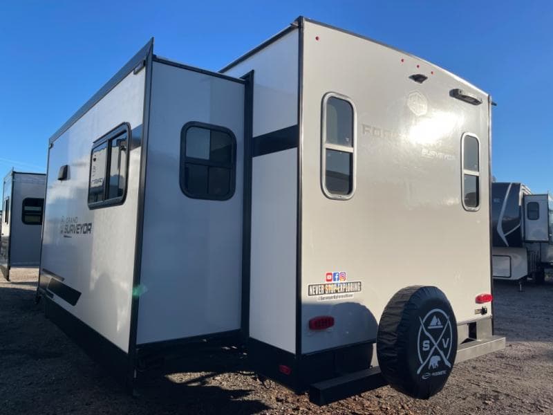 2025 Forest River 2025 Forest River Grand Surveyor - thumbnail 5