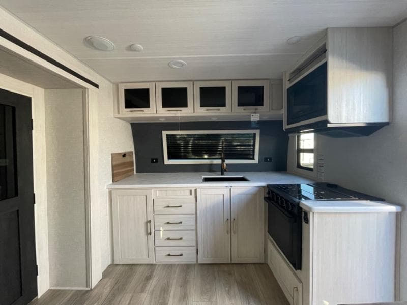 2025 Forest River 2025 Forest River Grand Surveyor - thumbnail 8