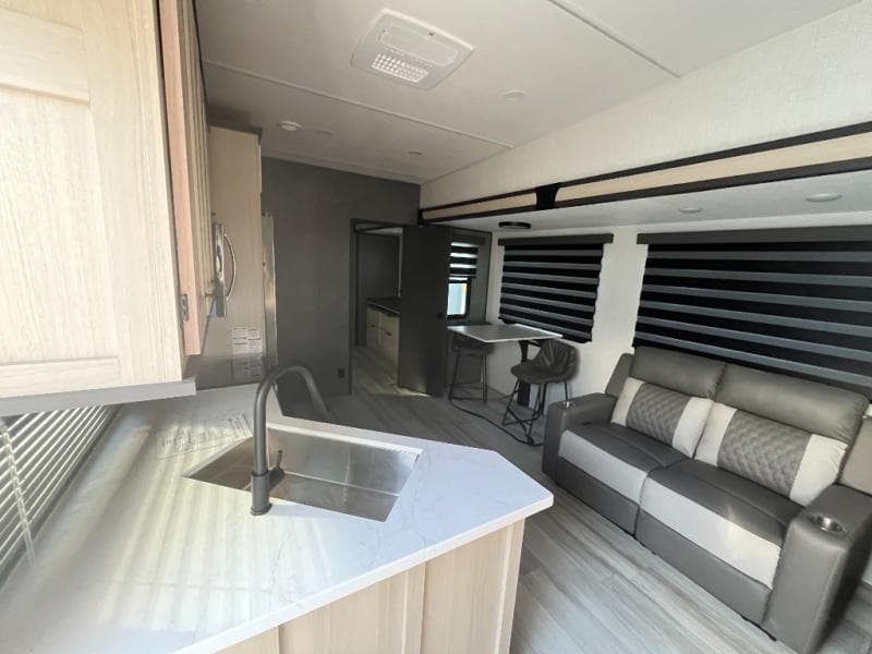 2025 Forest River 2025 Forest River Cardinal - thumbnail 15