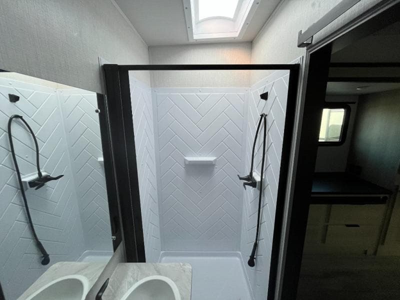 2025 Forest River 2025 Forest River Cardinal - thumbnail 23