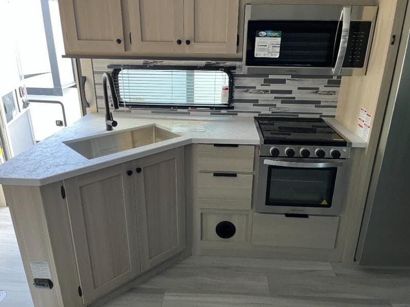 2025 Forest River 2025 Forest River Cardinal - thumbnail 33