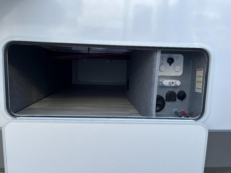 2025 Forest River 2025 Forest River Cardinal - thumbnail 8