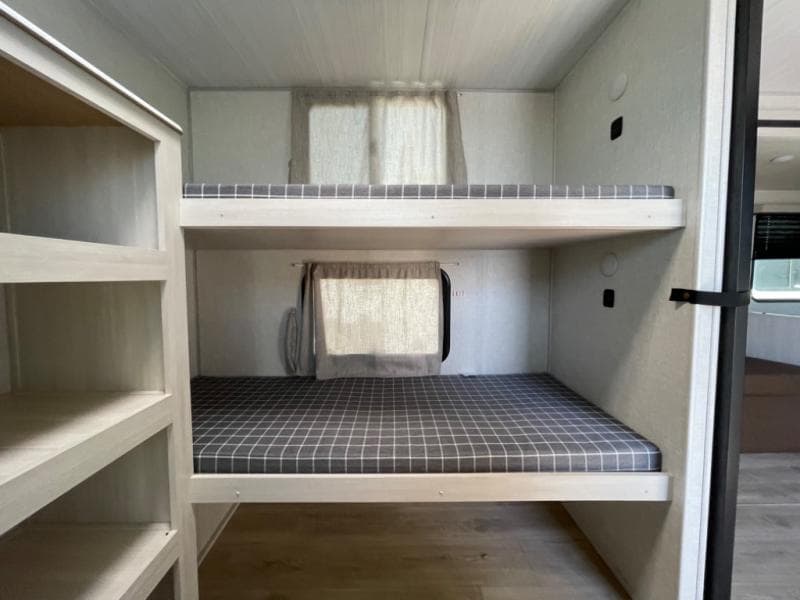 2025 Forest River 2025 Forest River Surveyor Legend - thumbnail 16