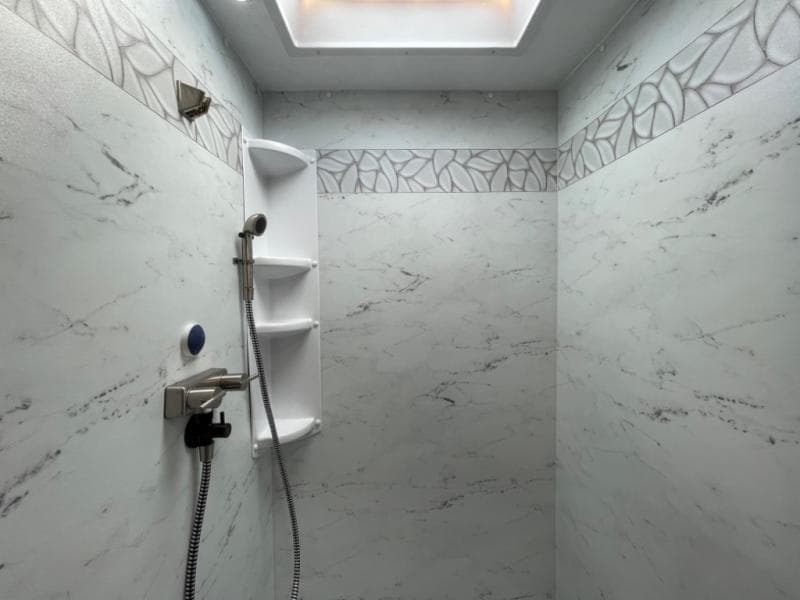 2025 Coachmen 2025 Coachmen Leprechaun - thumbnail 25