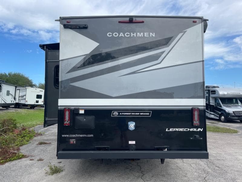 2025 Coachmen 2025 Coachmen Leprechaun - thumbnail 7