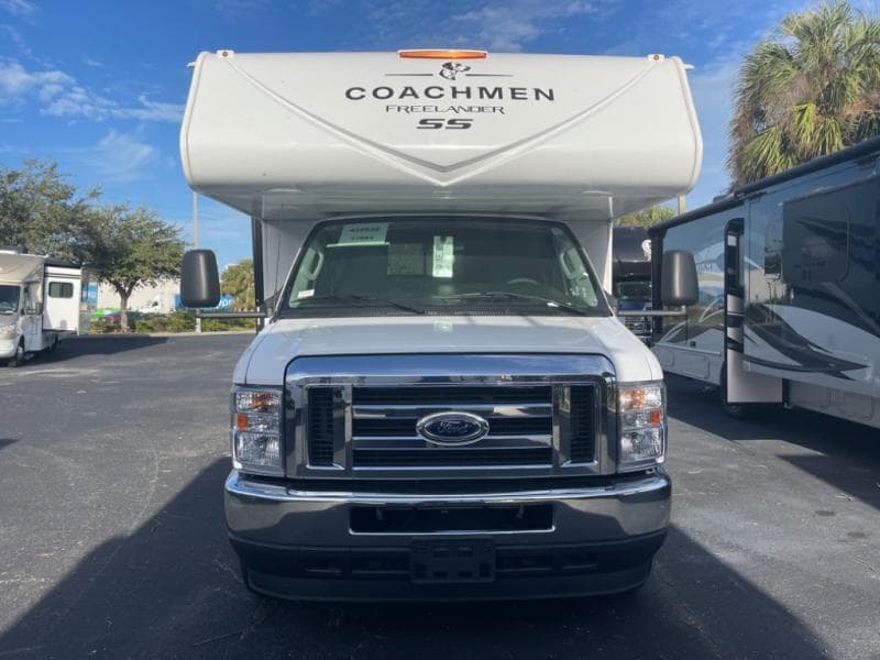 2025 Coachmen 2025 Coachmen Freelander - thumbnail 3
