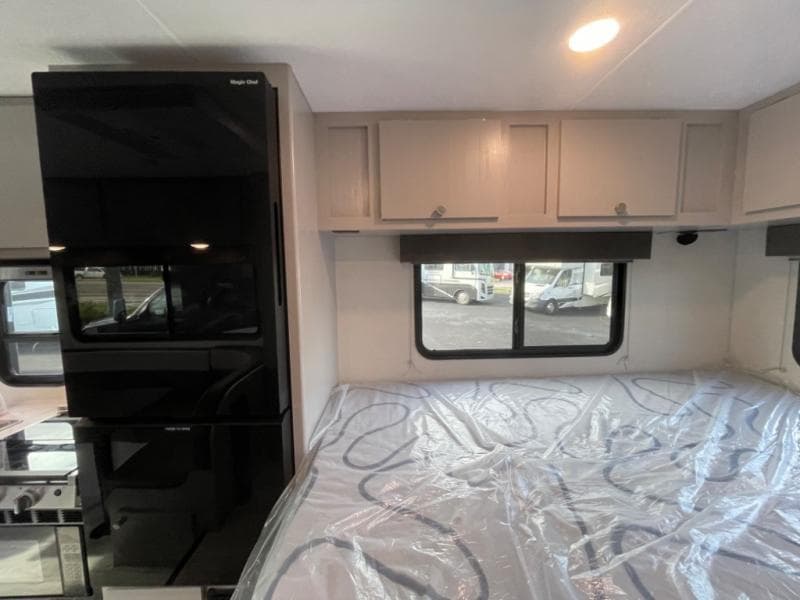 2025 Coachmen 2025 Coachmen Freelander - thumbnail 21