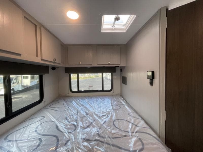 2025 Coachmen 2025 Coachmen Freelander - thumbnail 22