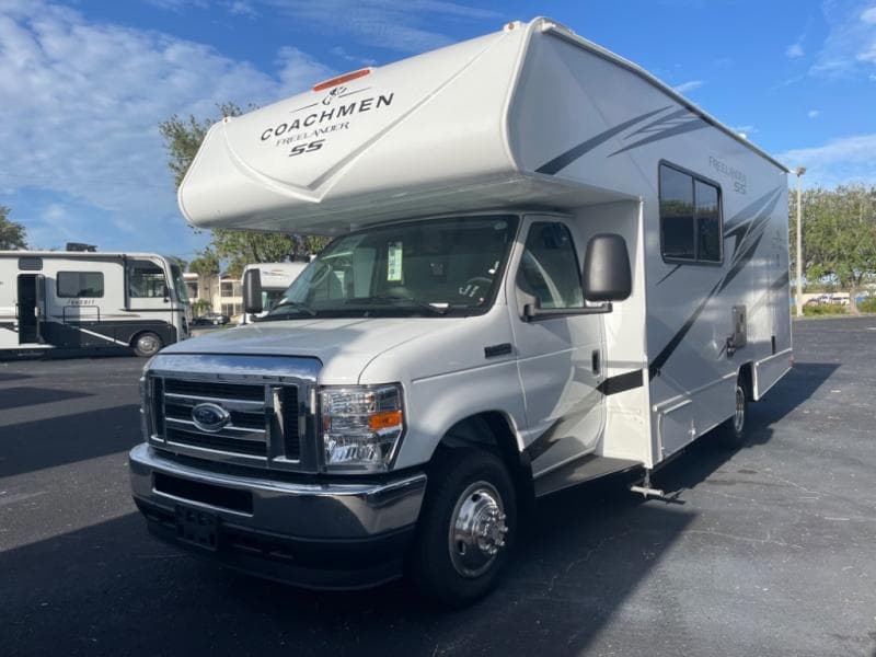 2025 Coachmen 2025 Coachmen Freelander - thumbnail 4