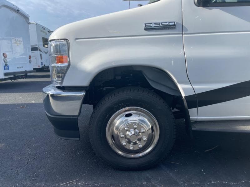 2025 Coachmen 2025 Coachmen Freelander - thumbnail 5