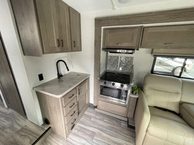 2025 Gulf Stream 2025 Gulf Stream Conquest - thumbnail 11