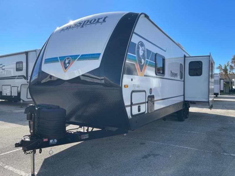 2025 Keystone RV 2025 Keystone RV Passport Super Lite - thumbnail 4