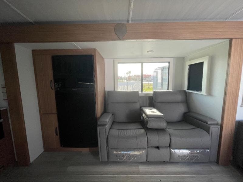 2025 Keystone RV 2025 Keystone RV Passport Super Lite - thumbnail 6