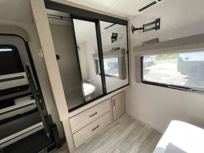 2023 Flagstaff 2023 Flagstaff Micro Lite - thumbnail 34