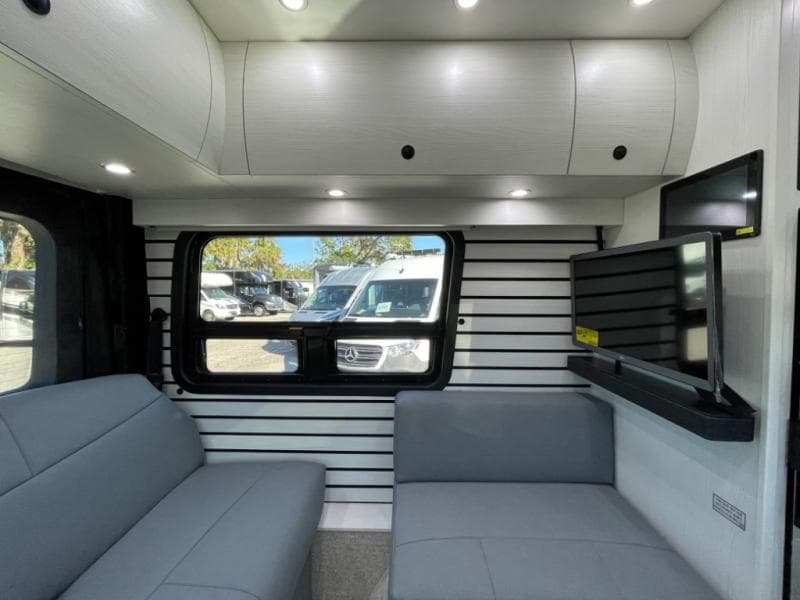 2025 Pleasure-Way 2025 Pleasure-Way Plateau - thumbnail 11