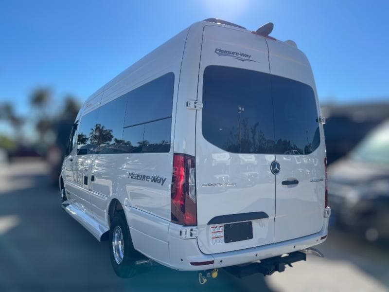 2025 Pleasure-Way 2025 Pleasure-Way Plateau - thumbnail 5