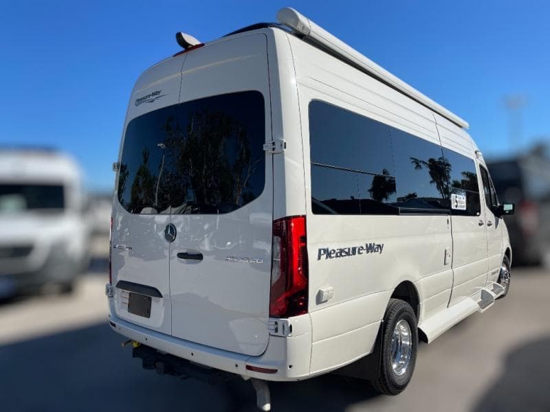 2025 Pleasure-Way 2025 Pleasure-Way Plateau - thumbnail 7